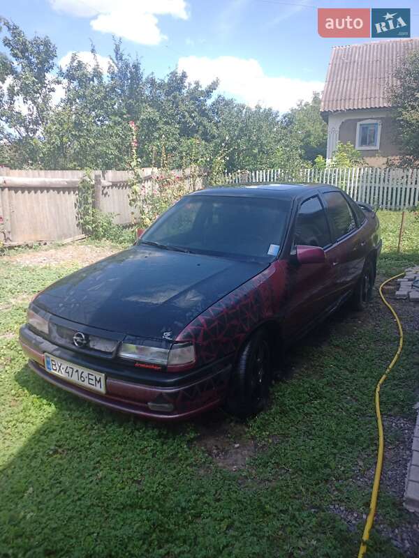 Седан Opel Vectra 1990 в Ямполе