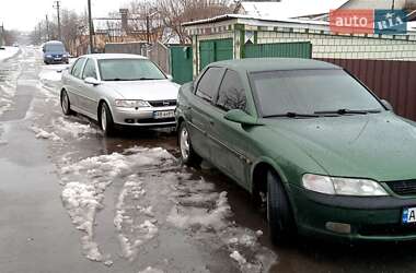 Седан Opel Vectra 1997 в Гнивани