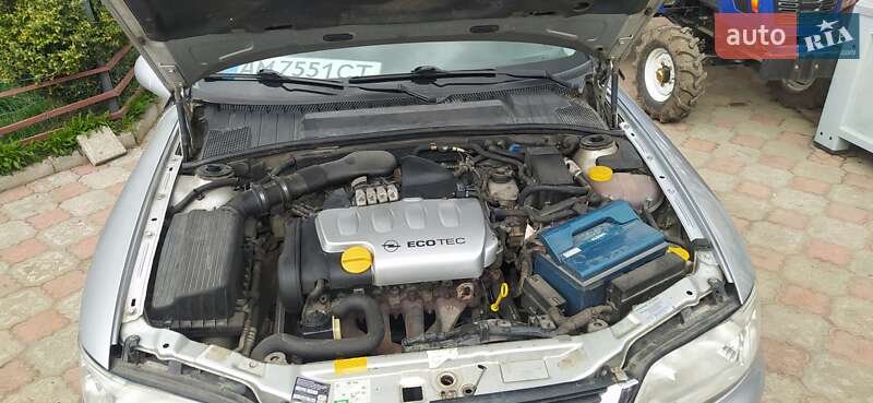 Седан Opel Vectra 2000 в Емильчине