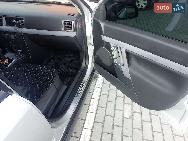 Универсал Opel Vectra 2005 в Львове