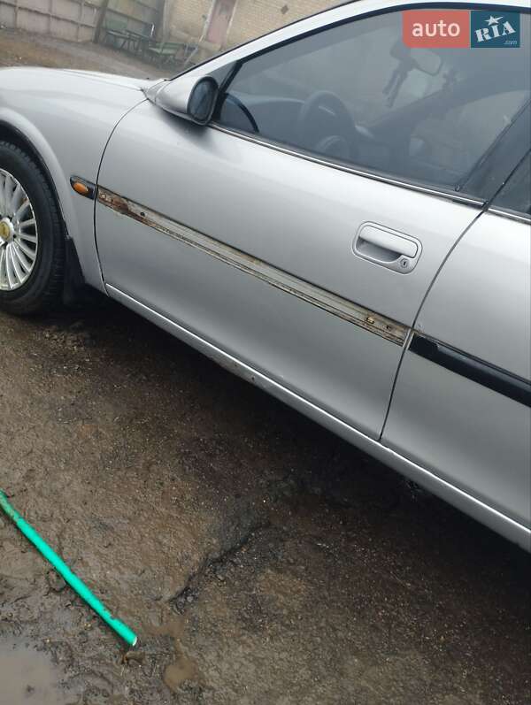 Седан Opel Vectra 1997 в Березнеговатом