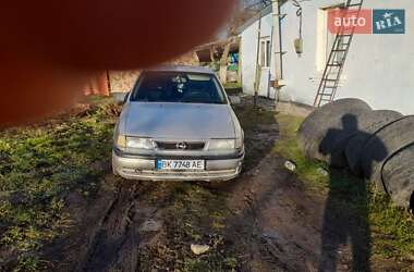 Седан Opel Vectra 1993 в Мизоче