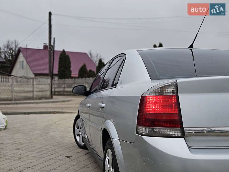 Седан Opel Vectra 2003 в Острозі
