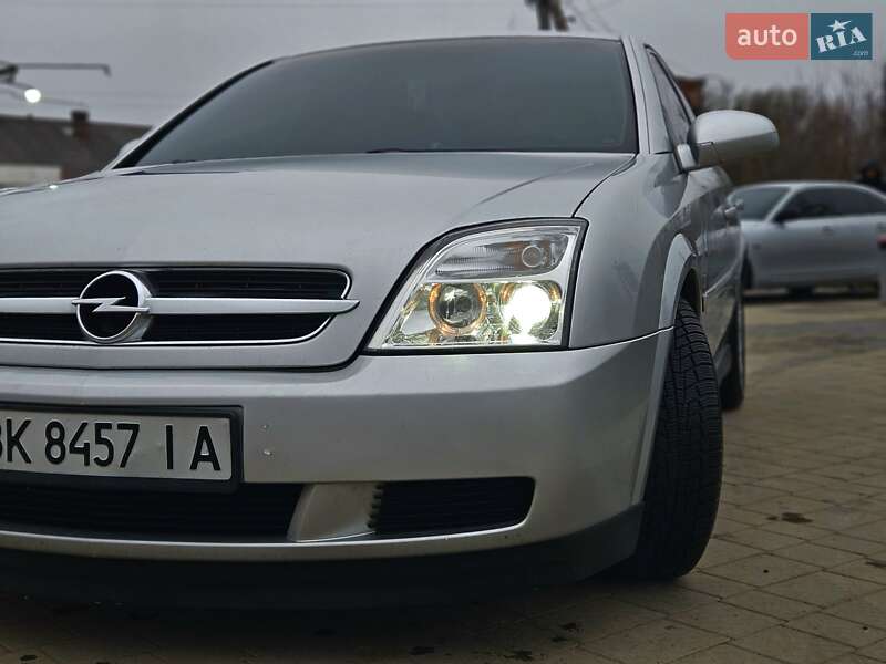 Седан Opel Vectra 2003 в Острозі