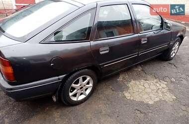 Седан Opel Vectra 1990 в Луцьку