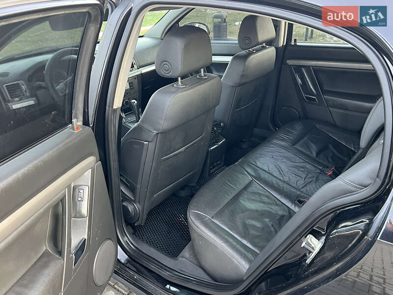 Седан Opel Vectra 2008 в Золочеві