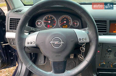 Ліфтбек Opel Vectra 2003 в Коломиї