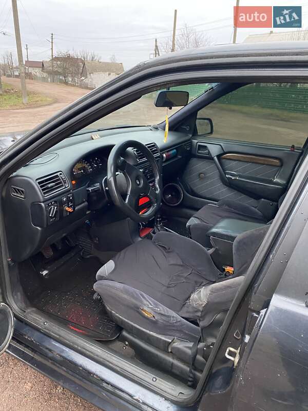 Лифтбек Opel Vectra 1993 в Коростене
