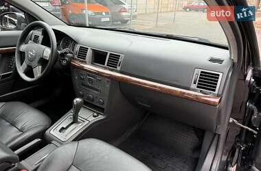 Седан Opel Vectra 2004 в Кривом Роге