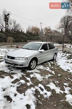 Седан Opel Vectra 1999 в Дашеві