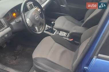 Седан Opel Vectra 2004 в Черкасах