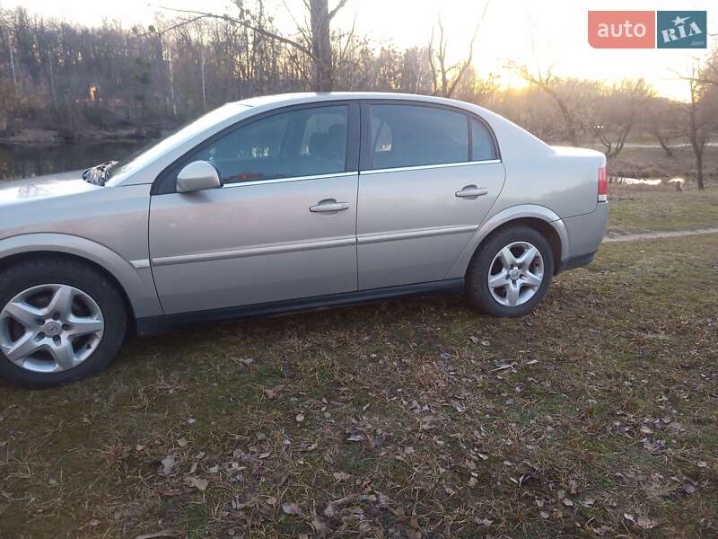 Седан Opel Vectra 2005 в 