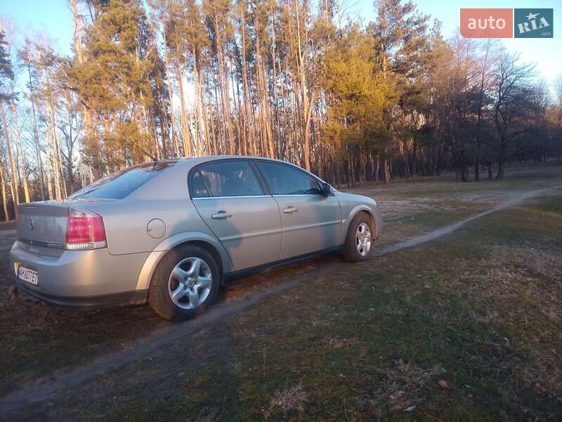 Седан Opel Vectra 2005 в Малине