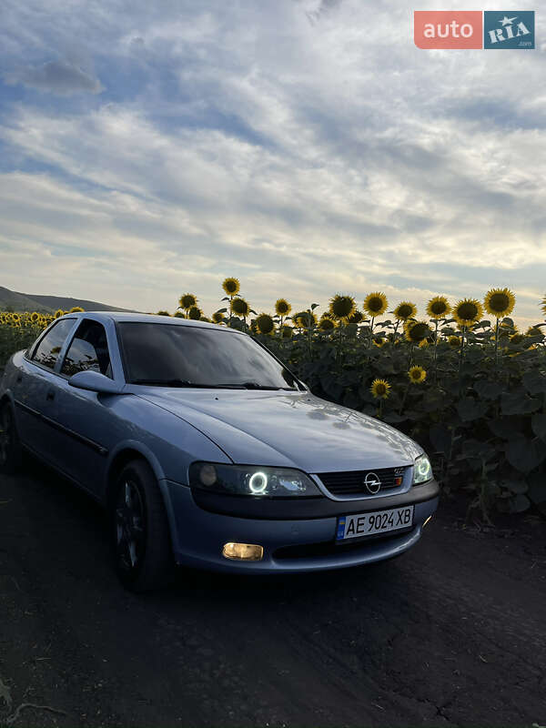 Седан Opel Vectra 1997 в Славянске