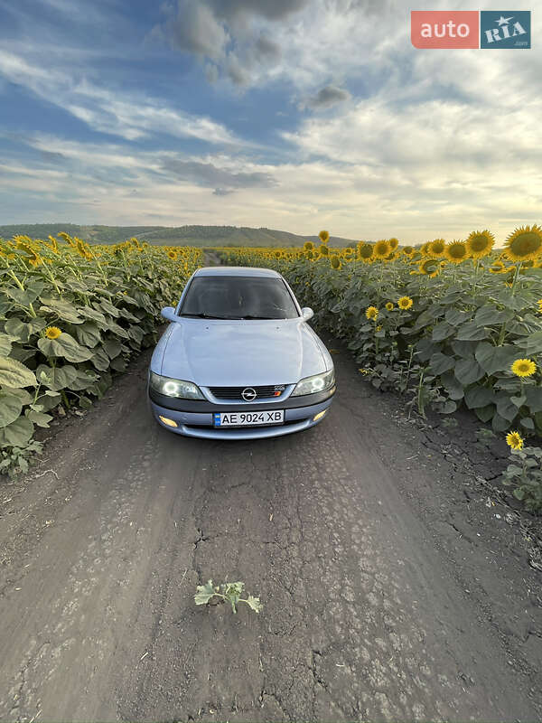 Седан Opel Vectra 1997 в Славянске