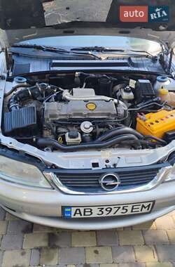 Седан Opel Vectra 2001 в 