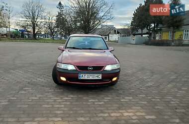 Лифтбек Opel Vectra 1996 в Бурштыне