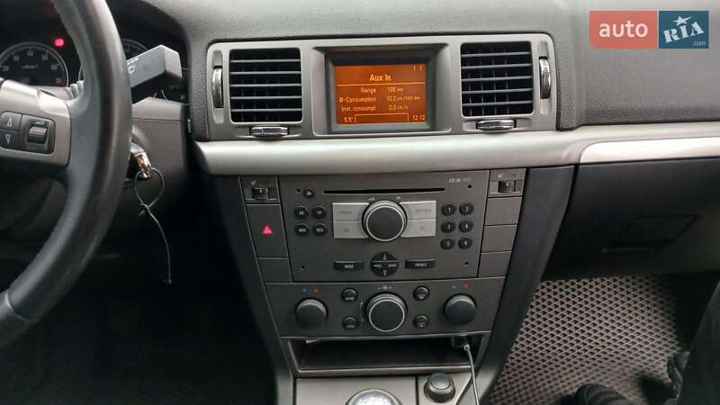 Седан Opel Vectra 2008 в Лохвице
