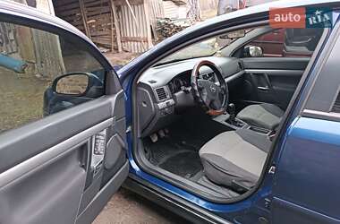 Седан Opel Vectra 2004 в 