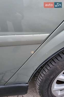 Седан Opel Vectra 2004 в Горішніх Плавнях