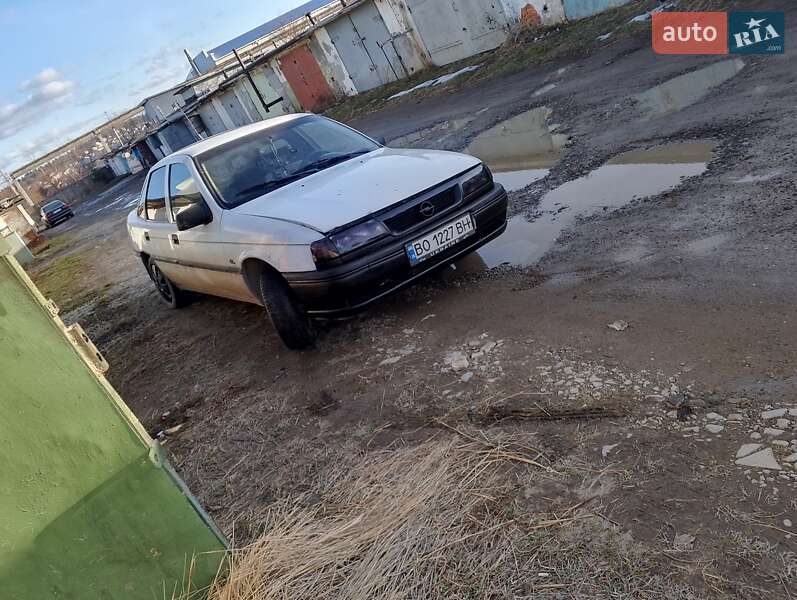Седан Opel Vectra 1995 в Бориславе