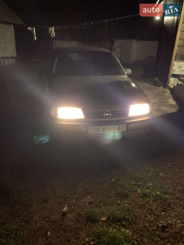 Седан Opel Vectra 1993 в Горохові