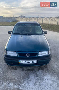 Лифтбек Opel Vectra 1995 в Дубровице