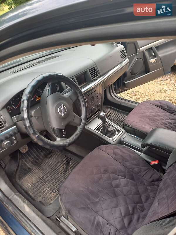 Седан Opel Vectra 2003 в Оратові