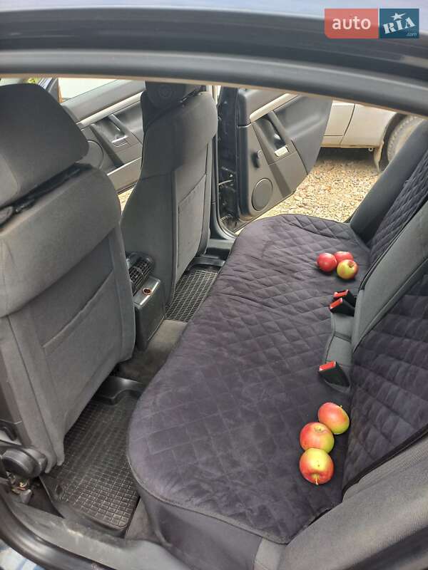 Седан Opel Vectra 2003 в Оратові