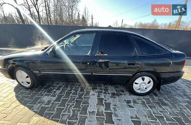 Ліфтбек Opel Vectra 1995 в Бару