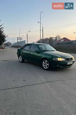 Лифтбек Opel Vectra 1997 в 