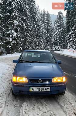 Седан Opel Vectra 1995 в Татарове