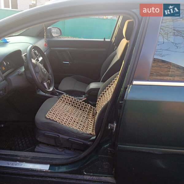 Универсал Opel Vectra 2004 в Литине