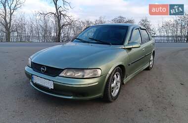 Ліфтбек Opel Vectra 1996 в Новому Бузі