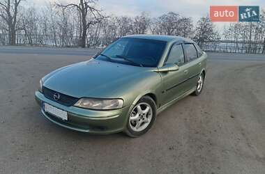 Лифтбек Opel Vectra 1996 в Новом Буге