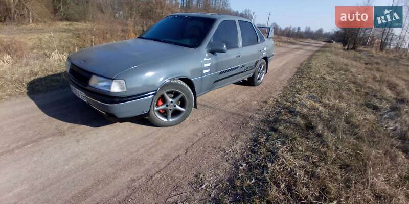 Седан Opel Vectra 1990 в Пулинах