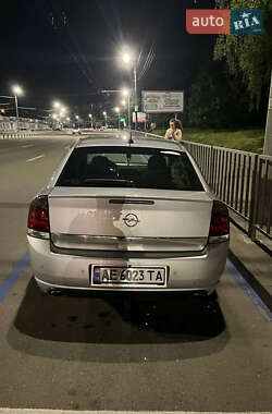 Лифтбек Opel Vectra 2004 в 