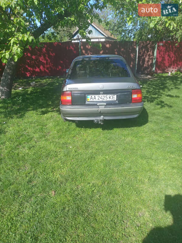 Седан Opel Vectra 1989 в Ичне