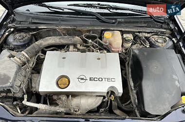 Седан Opel Vectra 2003 в 