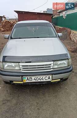 Седан Opel Vectra 1990 в Бершаді