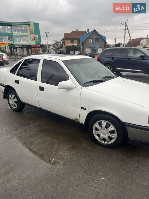 Седан Opel Vectra 1989 в Луцьку