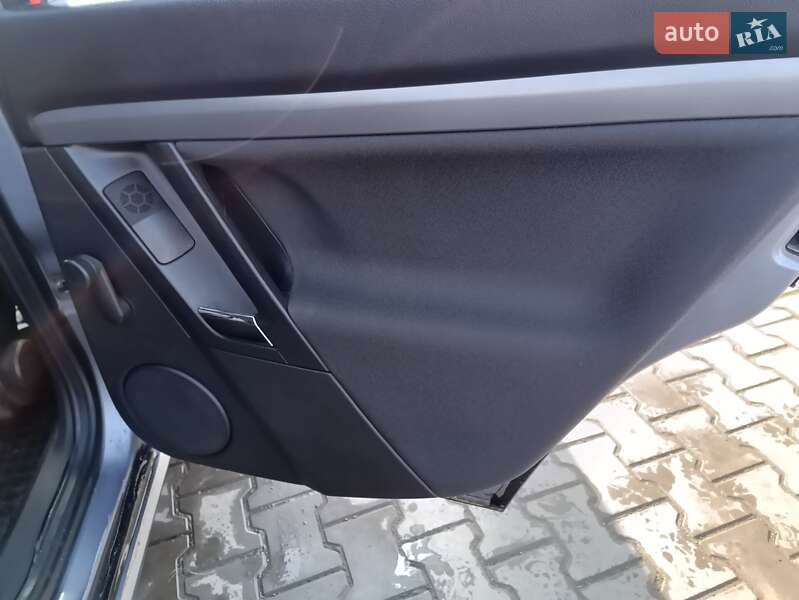 Седан Opel Vectra 2006 в Луцке
