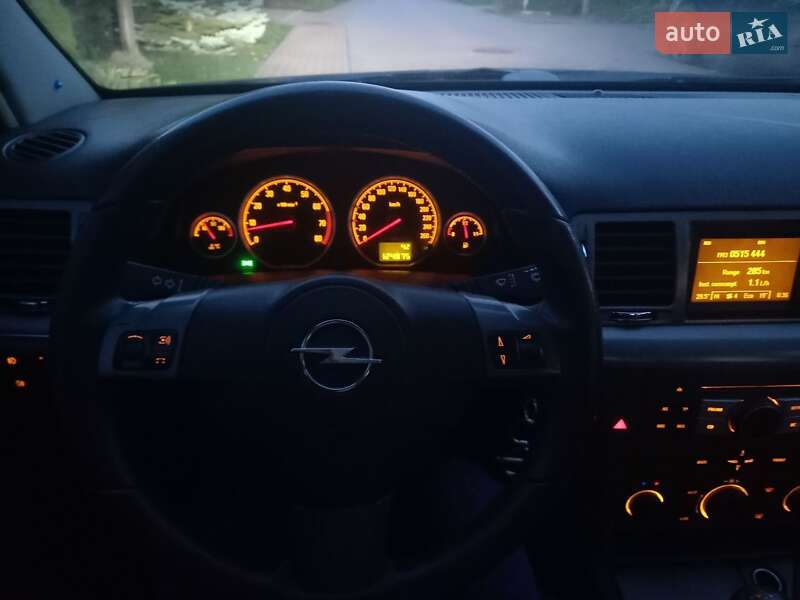 Седан Opel Vectra 2006 в Черновцах