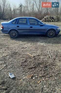 Седан Opel Vectra 1998 в Лукові