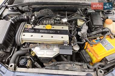 Универсал Opel Vectra 1998 в 