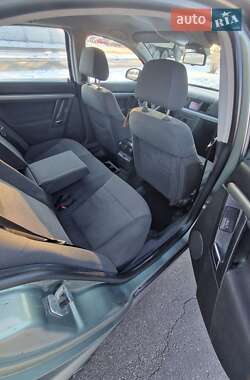 Седан Opel Vectra 2003 в 