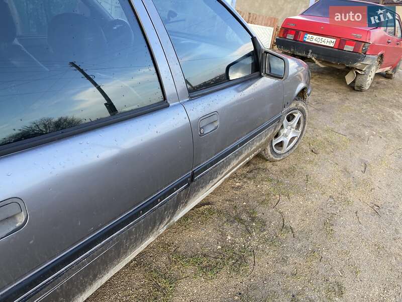 Седан Opel Vectra 1990 в Шаргороді