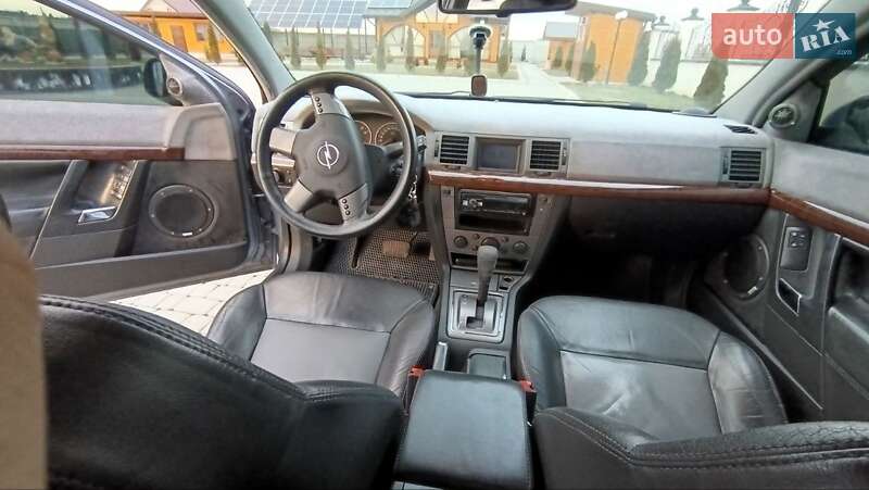 Седан Opel Vectra 2004 в Радехові