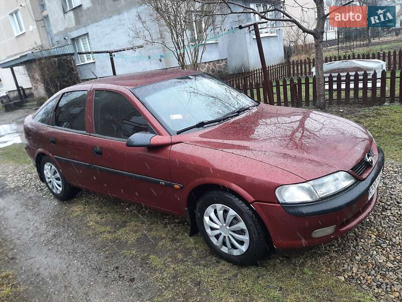 Лифтбек Opel Vectra 1998 в Рожнятове