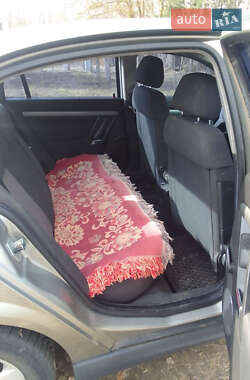 Седан Opel Vectra 2004 в 
